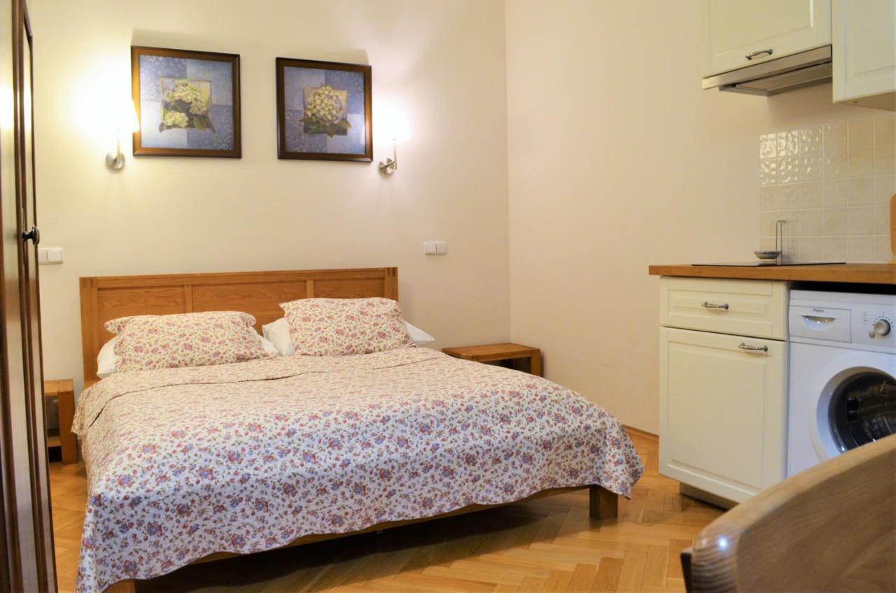 Apartments Orebitska Прага Экстерьер фото